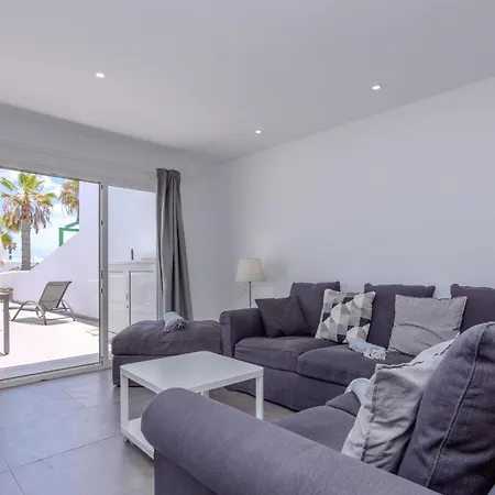 Sea Breeze Two Bedroom Апартаменты