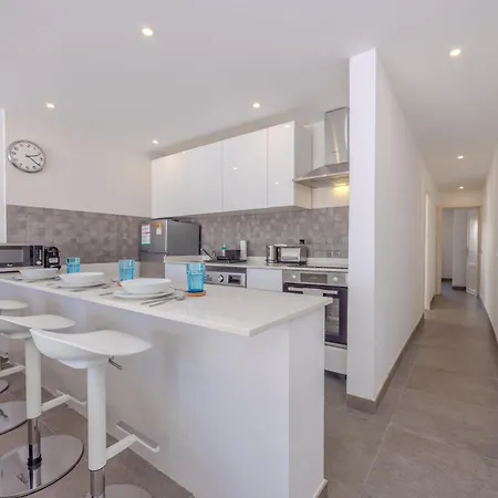 شقة Sea Breeze Two Bedroom *