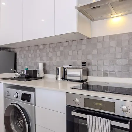 Sea Breeze Two Bedroom شقة كوستا تاغيسي