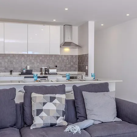 شقة Sea Breeze Two Bedroom كوستا تاغيسي