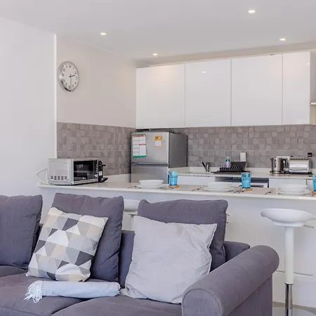 Sea Breeze Two Bedroom * كوستا تاغيسي