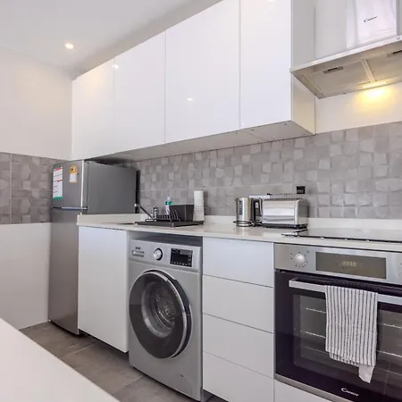 Апартаменты Sea Breeze Two Bedroom *