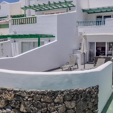 Sea Breeze Two Bedroom Апартаменты *